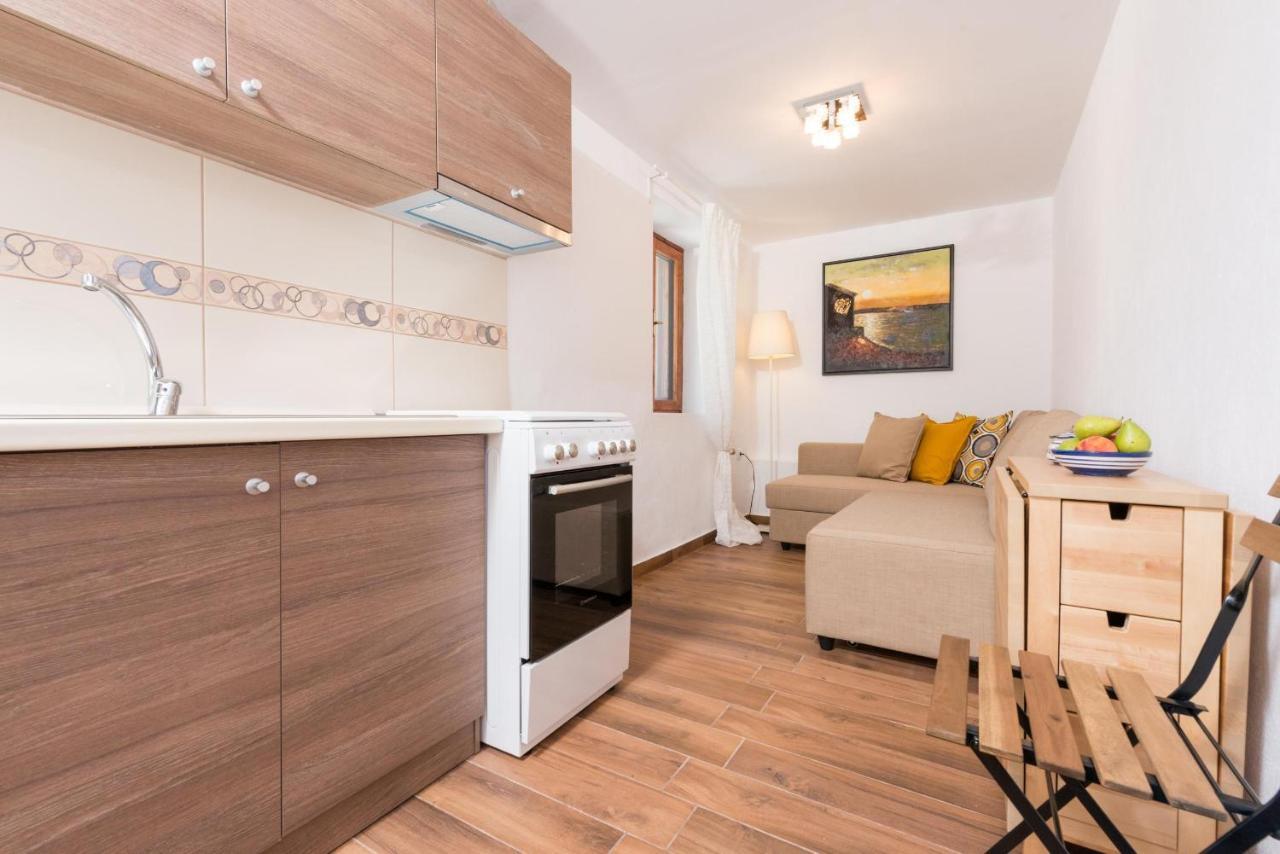 Athina'S Apartment Панагия Екстериор снимка